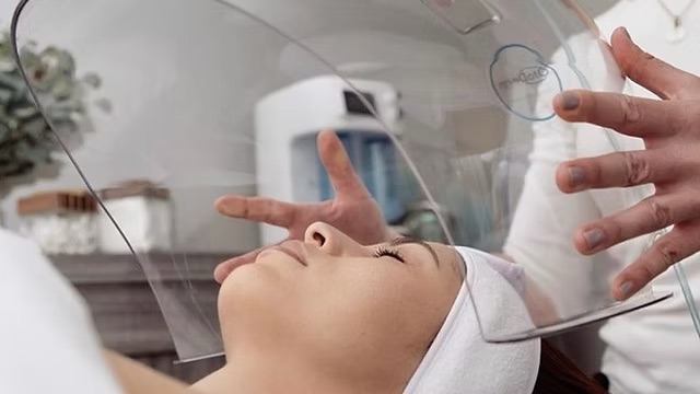 Oxygen Glass Facial Toronto | Deep Hydration & Instant Glow
